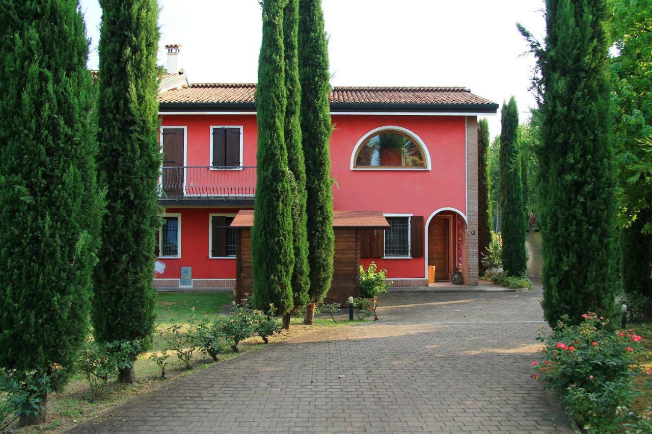 La Luce Della Luna Bed & Breakfast Castelnovo Bariano Exterior photo